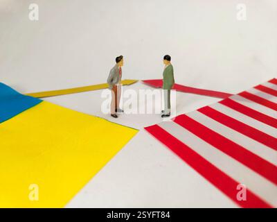 SUQIAN, CHINA - 1. MÄRZ 2025 - ein Foto zeigt die Flaggen der Vereinigten Staaten und der Ukraine in Suqian, Provinz Jiangsu, China, 1. März 20 Stockfoto