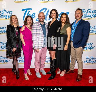 Los Angeles, USA. Februar 2025. Schauspieler nehmen an der Weltpremiere von New Comedy „THE STRESS IS KILLING ME“ im Landmark Westwood Theatre, Los Angeles, KALIFORNIEN, am 28. Februar 2025 Teil. Credit: Eugene Powers/Alamy Live News Stockfoto