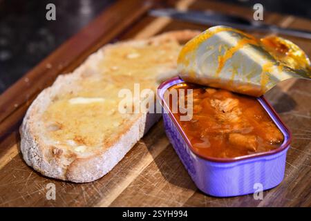 Morrisons Makrele in einer Smokey BBQ Sauce Stockfoto