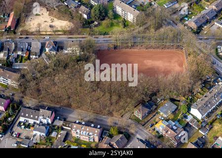 Luftbild, Aschenplatz Sportplatz Dorstener Straße Ecke Tunnelstraße, umgeben von Bäumen, Zweckel, Gladbeck, Ruhrgebiet, Nordrhein-Westfalen, Deutschland ACHTUNGxMINDESTHONORARx60xEURO *** Luftaufnahme, Aschenfeld Sportplatz Dorstener Straße Ecke Tunnelstraße, umgeben von Bäumen, Zweckel, Gladbeck, Ruhrgebiet, Nordrhein-Westfalen, Deutschland ATTENTIONxMINDESTHONORARx60xEURO Stockfoto