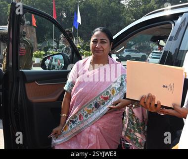 Neu-Delhi, Indien. Februar 2025. NEW DELHI, INDIEN - 28. FEBRUAR: Ministerpräsident von Delhi Rekha Gupta während der ersten Delhi Versammlung in Delhi vidhan Sabha am 28. Februar 2025 in Neu Delhi, Indien. (Foto: Sonu Mehta/Hindustan Times/SIPA USA) Credit: SIPA USA/Alamy Live News Stockfoto