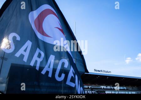 London, Großbritannien. März 2025. London, England, 1. März 2025: Stadion vor dem Premiership Womens Rugby Halbfinalspiel zwischen Saracens und Harlequins im StoneX Stadium in London, England. (Pedro Porru/SPP) Credit: SPP Sport Press Photo. /Alamy Live News Stockfoto