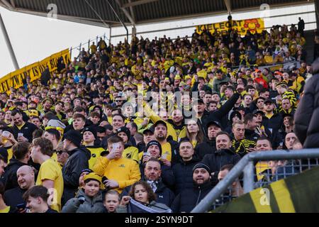 Utrecht, Niederlande. März 2025. UTRECHT, NIEDERLANDE - 1. MÄRZ: NAC Breda erwartet Fans beim niederländischen Eredivisie-Spiel zwischen dem FC Utrecht und dem NAC Breda im Stadion de Galgenwaard am 1. März 2025 in Utrecht. (Foto: Ben Gal/Orange Pictures) Credit: Orange Pics BV/Alamy Live News Stockfoto