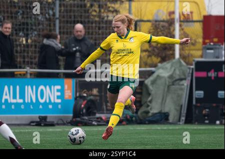 Heerlen, Niederlande. März 2025. Heerlen, Niederlande, 01. März 2025: Sara Vijfhuizen (14 Fortuna Sittard Vrouwen) während des Azerion Vrouwen Eredivisie Spiels zwischen Fortuna Sittard Vrouwen und Ajax Vrouwen im Sportpark Pronsebroek in Heerlen, Niederlande (Martin Pitsch/SPP) Credit: SPP Sport Press Photo. /Alamy Live News Stockfoto