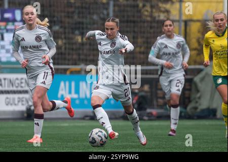 Heerlen, Niederlande. März 2025. Heerlen, Niederlande, 01. März 2025: Rosa van Gool (21 Ajax) kontrolliert den Ball während des Azerion Vrouwen Eredivisie-Spiels zwischen Fortuna Sittard Vrouwen und Ajax Vrouwen im Sportpark Pronsebroek in Heerlen (Niederlande) (Martin Pitsch/SPP) Credit: SPP Sport Press Photo. /Alamy Live News Stockfoto