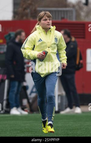 Heerlen, Niederlande. März 2025. Heerlen, Niederlande, 01. März 2025: Nayomi Buikema (27 Ajax) während des Azerion Vrouwen Eredivisie-Spiels zwischen Fortuna Sittard Vrouwen und Ajax Vrouwen im Sportpark Pronsebroek in Heerlen, Niederlande (Martin Pitsch/SPP) Credit: SPP Sport Press Photo. /Alamy Live News Stockfoto
