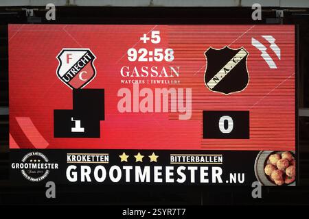 Utrecht, Niederlande. März 2025. UTRECHT, 01-03-2025, Stadion Galgenwaard, Saison 2024/2025, niederländischer Eredivisie Football. Endergebnis nach dem Spiel FC Utrecht - NAC Credit: Pro Shots/Alamy Live News Stockfoto