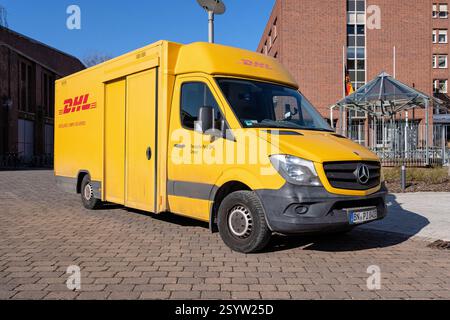 DHL Mercedes-Benz Sprinter Lieferwagen Stockfoto