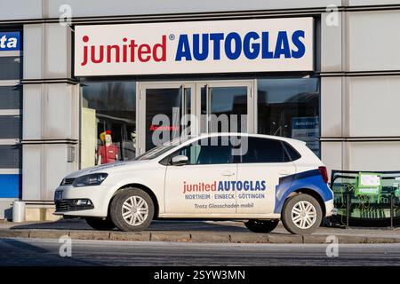 Der junge Autoglas Volkswagen Polo in der Garage in Göttingen Stockfoto