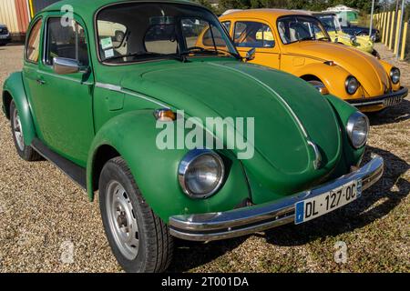 Bordeaux , Frankreich - 09 28 2023 : vw 1303 grün Volkswagen alter Käfer super antiker Oldtimer Bug draußen Stockfoto