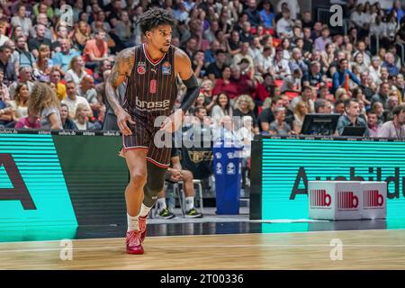 Chemnitz, Deutschland 02. Oktober 2023: 1.BBL - 2023/2024 - Niners Chemnitz vs. Bamberg Baskets im Bild: Justin Gray (Bamberg Baskets) Stockfoto