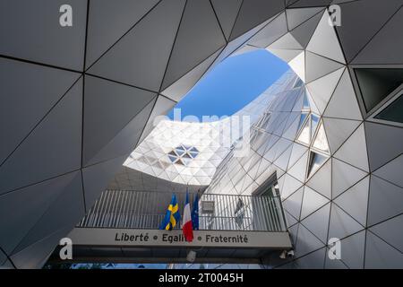 Montpellier, Frankreich - 10 01 2023 : Blick auf den Eingang des Lycée Georges Frêche in Port Marianne - zeitgenössische Architektur von Massimiliano Fuksas Stockfoto