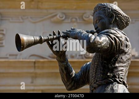 Rattenfaenger Brunnen, Osterstraße, Deutsche Märchenstraße, Hameln, Niedersachsen, Deutschland Europa Stockfoto