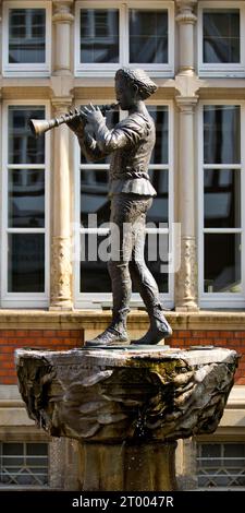 Rattenfaenger Brunnen, Osterstraße, Deutsche Märchenstraße, Hameln, Niedersachsen, Deutschland Europa Stockfoto