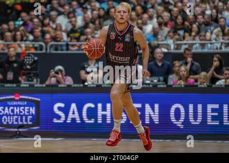 Chemnitz, Deutschland 02. Oktober 2023: 1.BBL - 2023/2024 - Niners Chemnitz vs. Bamberg Baskets im Bild: Try Woodbury (Bamberg Baskets) Stockfoto