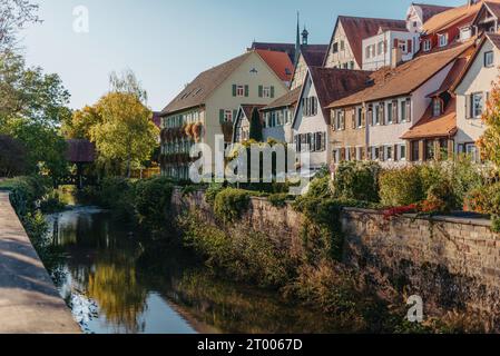 Altes deutsches Bürgerhaus in Bietigheim-Bissingen, Baden-Württemberg, Deutschland, Europa. Die Altstadt ist voller bunter und wir Stockfoto