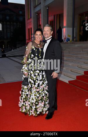 Hardy Krueger Jr. und Alice Krueger beim Leipziger Opernball in Leibzig 02.10. 2023 *** Hardy Krueger Jr und Alice Krueger beim Leipziger Opernball in Leibzig 02 10 2023 Credit: Imago/Alamy Live News Stockfoto