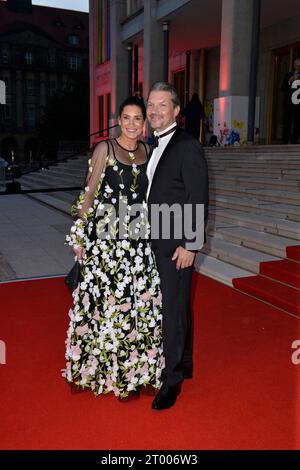 Hardy Krueger Jr. und Alice Krueger beim Leipziger Opernball in Leibzig 02.10. 2023 *** Hardy Krueger Jr und Alice Krueger beim Leipziger Opernball in Leibzig 02 10 2023 Credit: Imago/Alamy Live News Stockfoto