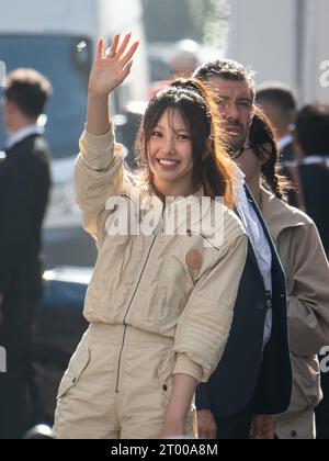 Paris, Frankreich. Oktober 2023. Hyein, Sängerin von NewJeans, besucht die Louis Vuitton Womenswear Spring/Summer 2024 Show im Rahmen der Paris Fashion Week auf der PARIS FASHION WEEK - 02. OKTOBER 2023 Credit: Jacques Julien/Alamy Live News Credit: Jacques Julien/Alamy Live News Stockfoto