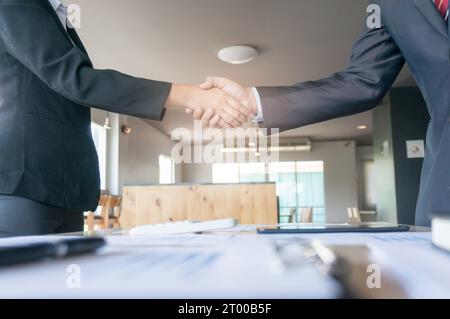 Bild Business mans Handshake. Business Partnerschaft treffen Konzept Stockfoto