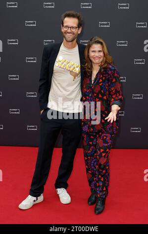 Jonas Grosch und Katharina Wackernagel bei der Premiere der Amazon Prime Video-Serie Letzte Ausfahrt Schinkenstraße auf dem 31. Filmfest Hamburg 2023 im Cinemaxx Dammtor. Hamburg, 02.10.2023 *** Jonas Grosch und Katharina Wackernagel bei der Premiere der Amazon Prime Video-Serie Last Exit Schinkenstraße beim Filmfest Hamburg 31 2023 im Cinemaxx Dammtor Hamburg, 02 10 2023 Foto:XC.xTamckex/xFuturexImagex schinkenstrasse 3043 Credit: Imago/Alamy Live News Stockfoto