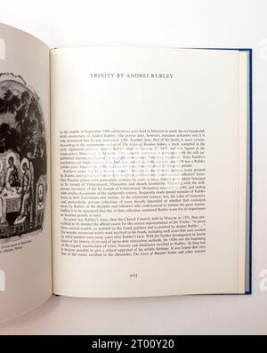 Trinity von Andrej Rublev an Antology, von Wzdornow, G.I., und Komech, A.I., erstmals 1981 in der UdSSR veröffentlicht. Stockfoto