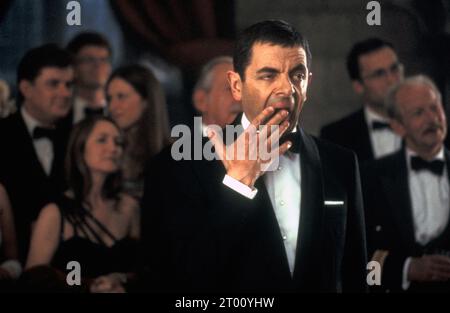 Johnny English Jahr: 2003 UK Regie: Peter Howitt Rowan Atkinson Stockfoto