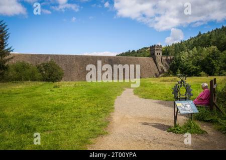 07.08.2023 Ladybower Reservoir, derbyshire, Vereinigtes Königreich. Ladybower Reservoir ist ein großes Y-förmiges künstliches Reservoir, das niedrigste von drei im Upper Derwen Stockfoto