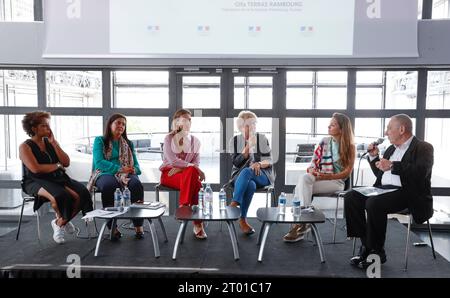 ERSTES INTERNATIONALES FRAUENFORUM HUFFPOST MAGHREB IN PARIS Stockfoto