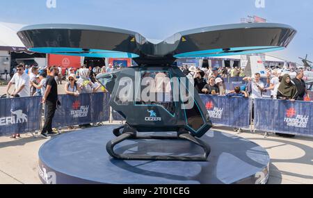 Ankara, Türkei - 2. September 2023: Cezeri ist ein Quadcopter, der von Baykar Unmanned Aerial Vehicle Systems Co. In Teknofest Aerospace and Technolo entwickelt wurde Stockfoto