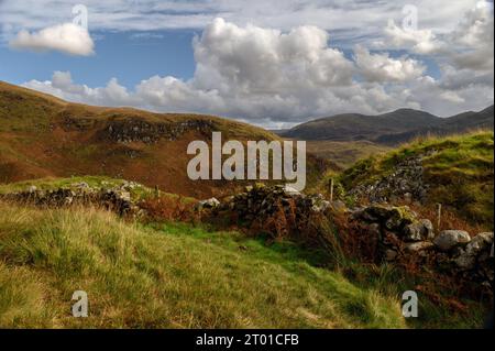 Die Minnigaff Hills vom Pfad entlang des Gairland Burn, Glentrool, Galloway, Schottland Stockfoto