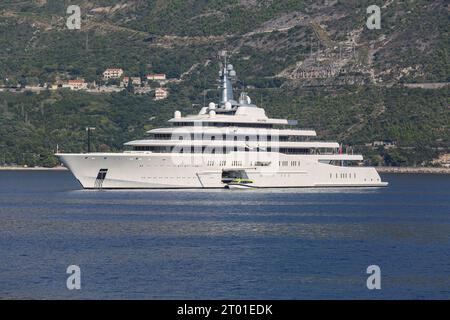 Die zweitgrößte Yacht der Welt, „Eclipse“, gehört dem russischen Milliardär Oligarch Roman Abramovich. Eine der teuersten Yachten, Bild-Foto Stockfoto