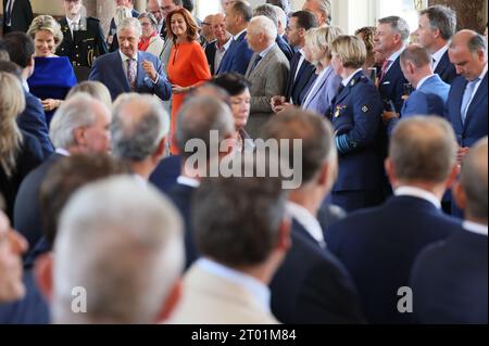 Brüssel, Belgien Oktober 2023. Königin Mathilde von Belgien und König Philippe - Filip von Belgien, dargestellt bei einem Empfang für die Bürgermeister der belgischen Städte und Gemeinden im Königsschloss Laeken - Laken in Brüssel, Dienstag, den 3. Oktober 2023. BELGA FOTO BENOIT DOPPAGNE Credit: Belga News Agency/Alamy Live News Stockfoto