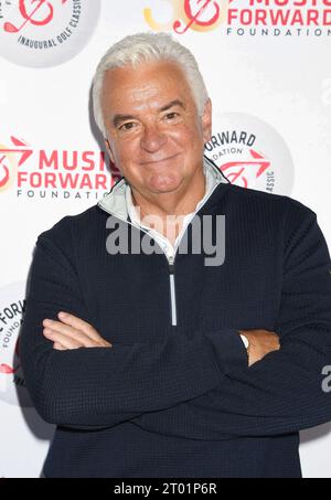 TARZANA, KALIFORNIEN - 2. OKTOBER: John O'Hurley nimmt am 2. Oktober 2023 an der Music Forward Foundation Golf Classic im El Caballero Country Club Teil Stockfoto