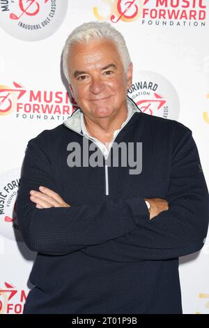 TARZANA, KALIFORNIEN - 2. OKTOBER: John O'Hurley nimmt am 2. Oktober 2023 an der Music Forward Foundation Golf Classic im El Caballero Country Club Teil Stockfoto