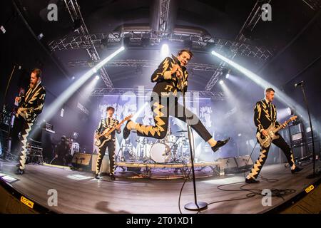 Mailand Italien. Oktober 2023. Die schwedische Band THE HIVES tritt live auf der Bühne des Magazzini Generali während der „The Death of Randy Fitzsimmons European Tour 2023“ auf. Stockfoto
