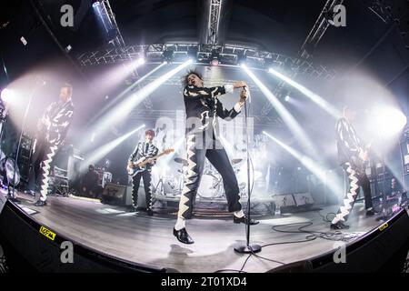 Mailand Italien. Oktober 2023. Die schwedische Band THE HIVES tritt live auf der Bühne des Magazzini Generali während der „The Death of Randy Fitzsimmons European Tour 2023“ auf. Stockfoto