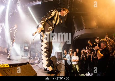 Mailand Italien. Oktober 2023. Die schwedische Band THE HIVES tritt live auf der Bühne des Magazzini Generali während der „The Death of Randy Fitzsimmons European Tour 2023“ auf. Stockfoto