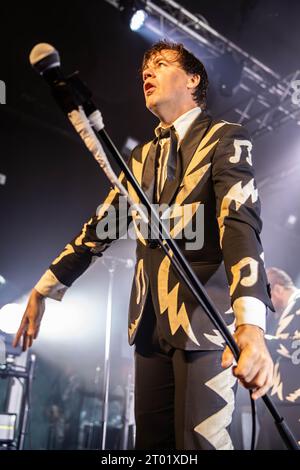 Mailand Italien. Oktober 2023. Die schwedische Band THE HIVES tritt live auf der Bühne des Magazzini Generali während der „The Death of Randy Fitzsimmons European Tour 2023“ auf. Stockfoto