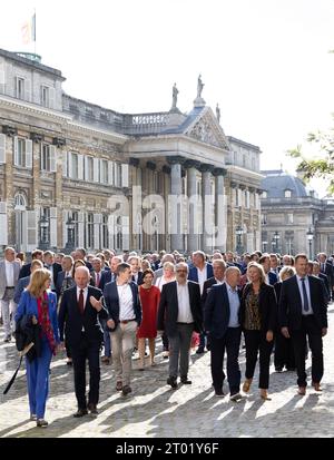 Brüssel, Belgien Oktober 2023. Illustrationsbild nach einem Familienfoto vor einem Empfang der Bürgermeister der belgischen Städte und Gemeinden im Königsschloss Laeken - Laken in Brüssel, Dienstag, den 03. Oktober 2023. BELGA FOTO BENOIT DOPPAGNE Credit: Belga News Agency/Alamy Live News Stockfoto