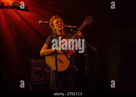 Mailand, Italien, 19. September 2023. Die englische Sängerin Naima Bock tritt live in Santeria Toscana in Mailand auf. Credits: Maria Laura Arturi/Alamy Live News Stockfoto