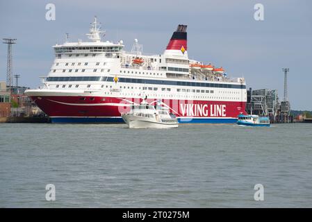 HELSINKI, FINNLAND - 11. JUNI 2017: Kreuzfahrtfähre „Gabriella“ im Hafen von Helsinki Stockfoto