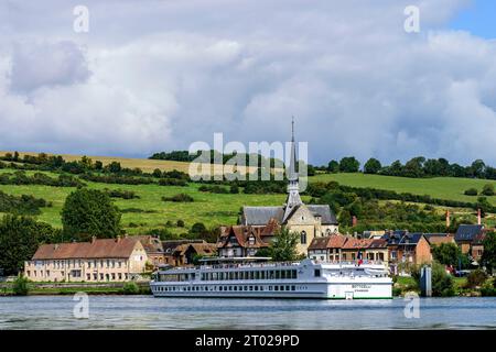 Les Andelys ist das Tor zum normannischen Vexin, die Stadt von Richard Löwenherz. Am Ufer der seine und am Fuße der berühmten Ruinen von Châtea Stockfoto