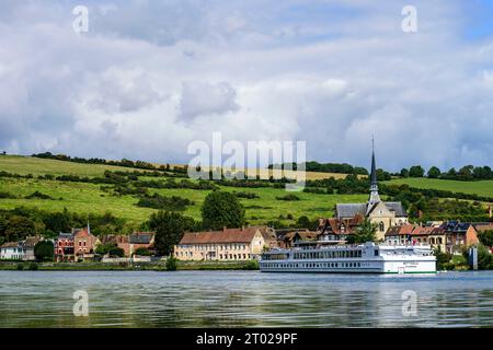 Les Andelys ist das Tor zum normannischen Vexin, die Stadt von Richard Löwenherz. Am Ufer der seine und am Fuße der berühmten Ruinen von Châtea Stockfoto