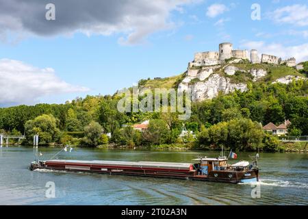 Les Andelys ist das Tor zum normannischen Vexin, die Stadt von Richard Löwenherz. Am Ufer der seine und am Fuße der berühmten Ruinen von Châtea Stockfoto