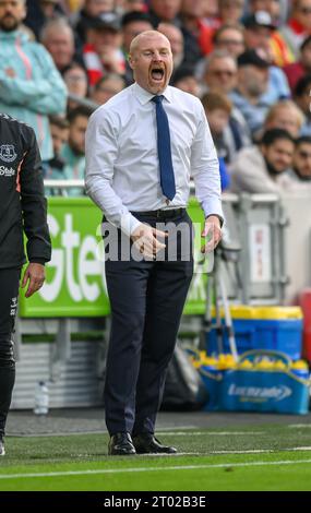 23. September 2023 - Brentford gegen Everton - Premier League - Gtech Community Stadium. Everton-Manager Sean Dyche während des Spiels gegen Brentford. Bild : Mark Pain / Alamy Live News Stockfoto