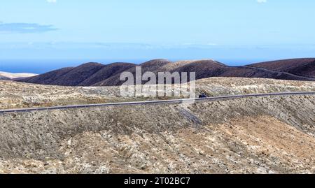 Panoramablick auf die Landschaft vom Aussichtspunkt mirador astronomico de Sicasumbre zwischen Pajara und La Pared auf der Kanarischen Insel Fuerteventura, Spanien - 20,09 Stockfoto