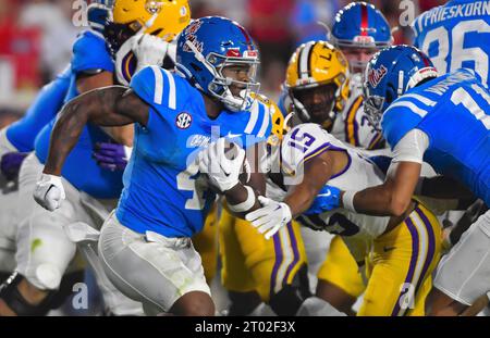 Oxford, MS, USA. 30. September 2023. Mississippi Rebels Running Back Quinshon Judkins läuft während des dritten Viertels eines College-Footballspiels im Vaught-Hemingway Stadium in Oxford, MS. Austin McAfee/CSM/Alamy Live News Stockfoto