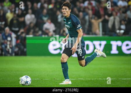 Linse, Frankreich. Oktober 2023. Takehiro TOMIYASU von Arsenal während des Gruppenspiels der UEFA Champions League zwischen RC Lens und Arsenal FC im Bollaert-Delelis Stadium am 3. Oktober 2023 in Lens, Frankreich. (Kreditbild: © Matthieu Mirville/ZUMA Press Wire) NUR REDAKTIONELLE VERWENDUNG! Nicht für kommerzielle ZWECKE! Quelle: ZUMA Press, Inc./Alamy Live News Stockfoto