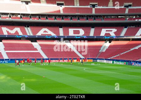 Madrid, Spanien. Oktober 2023. Das Feyenoord-Team wurde während des Trainings einen Tag vor dem Fußballspiel der Champions League gegen Atletico Madrid im Stadion Civitas Metropolitano gesehen. Quelle: SOPA Images Limited/Alamy Live News Stockfoto